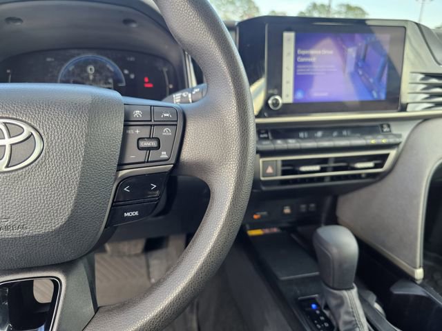 Used 2025 Toyota Camry LE image 24