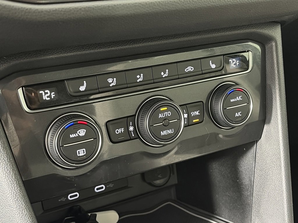 Used 2021 Volkswagen Tiguan SE image 21