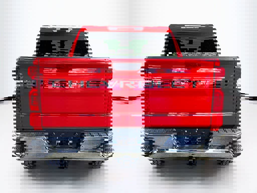 Used 2025 Chevrolet Silverado 1500 LT image 4