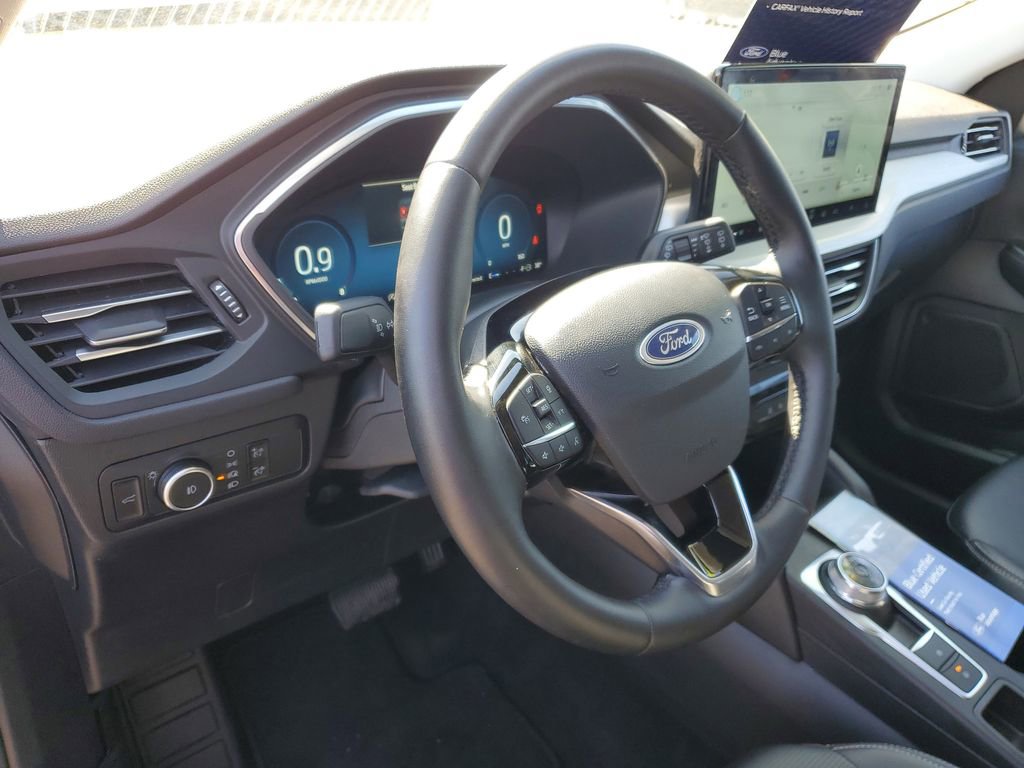 Certified 2025 Ford Escape Platinum image 11