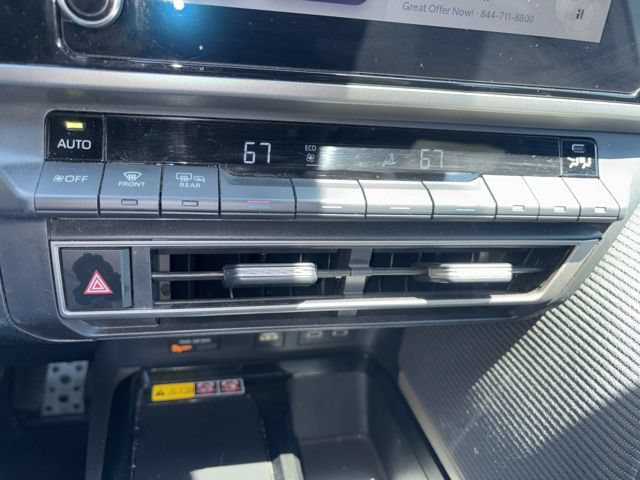 Used 2025 Toyota Camry SE FWD image 18