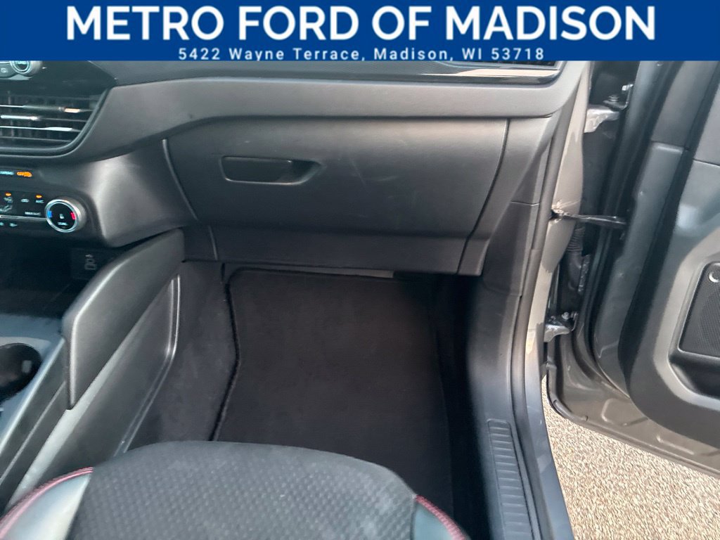 Certified 2025 Ford Escape ST-Line AWD/4WD image 43
