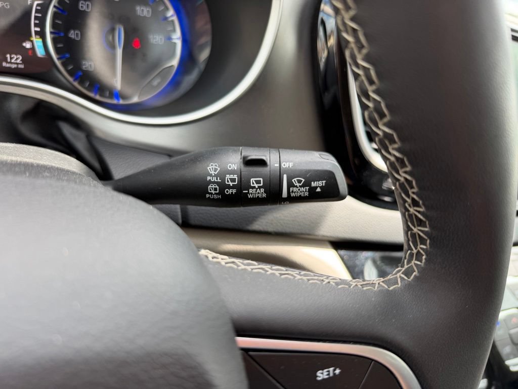 Used 2022 Chrysler Pacifica Touring-L FWD image 20