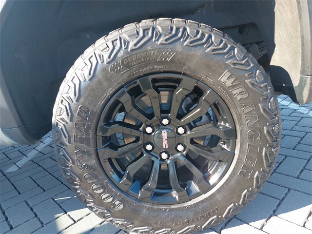Used 2023 GMC Sierra 1500 AT4X image 32