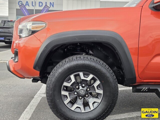 Used 2018 Toyota Tacoma TRD Off-Road w/ Technology Package RWD image 10