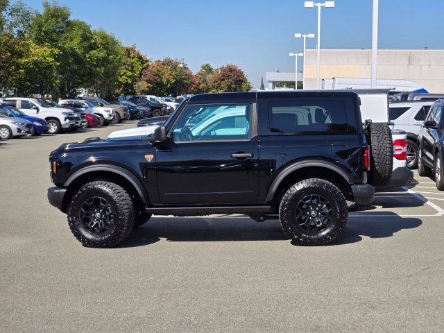 Certified 2026 Ford Bronco Badlands AWD/4WD image 3