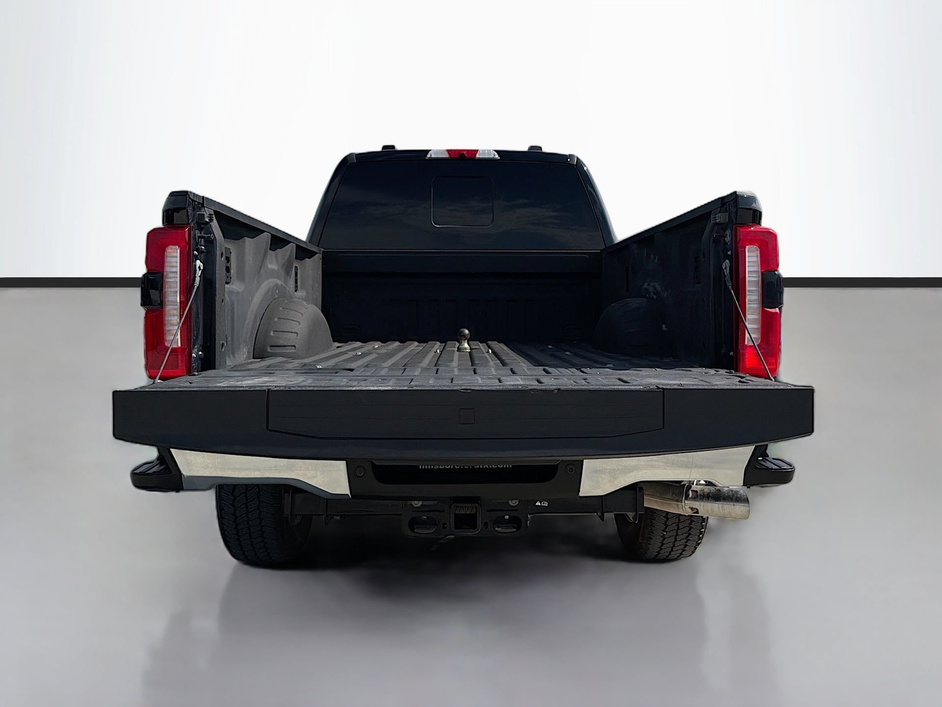 Certified 2024 Ford F250 Lariat w/ Lariat Ultimate Package AWD/4WD image 32