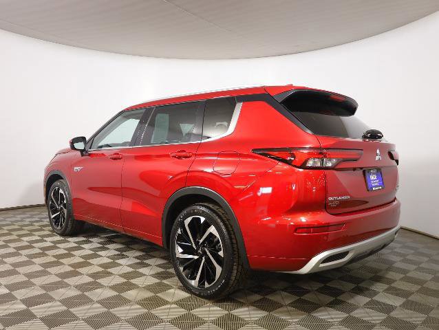Used 2023 Mitsubishi Outlander SEL image 2