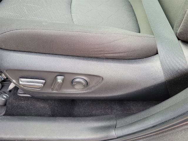 Used 2022 Toyota RAV4 XLE image 22