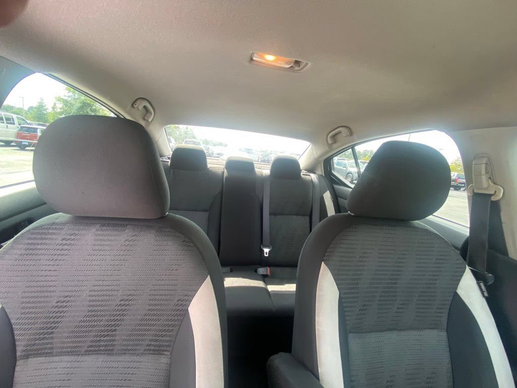 Used 2020 Nissan Versa SV FWD image 28