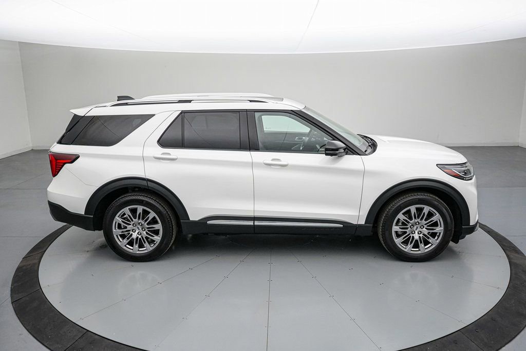 Certified 2025 Ford Explorer Platinum image 6