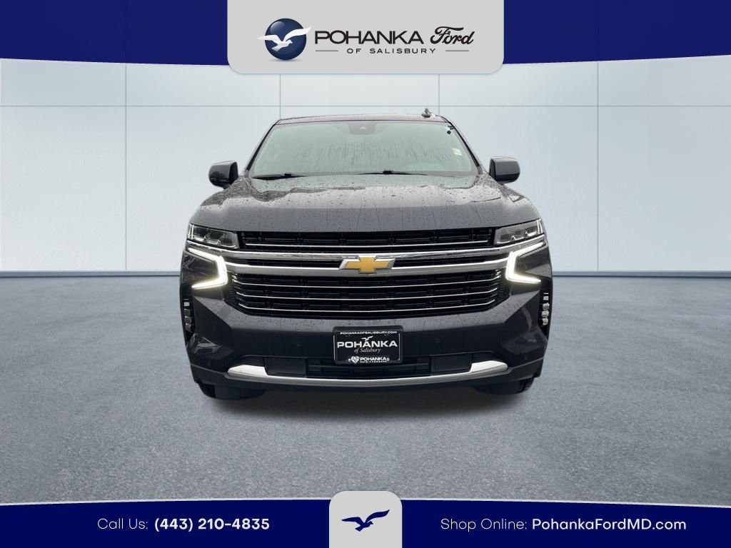 Used 2024 Chevrolet Suburban LT image 3