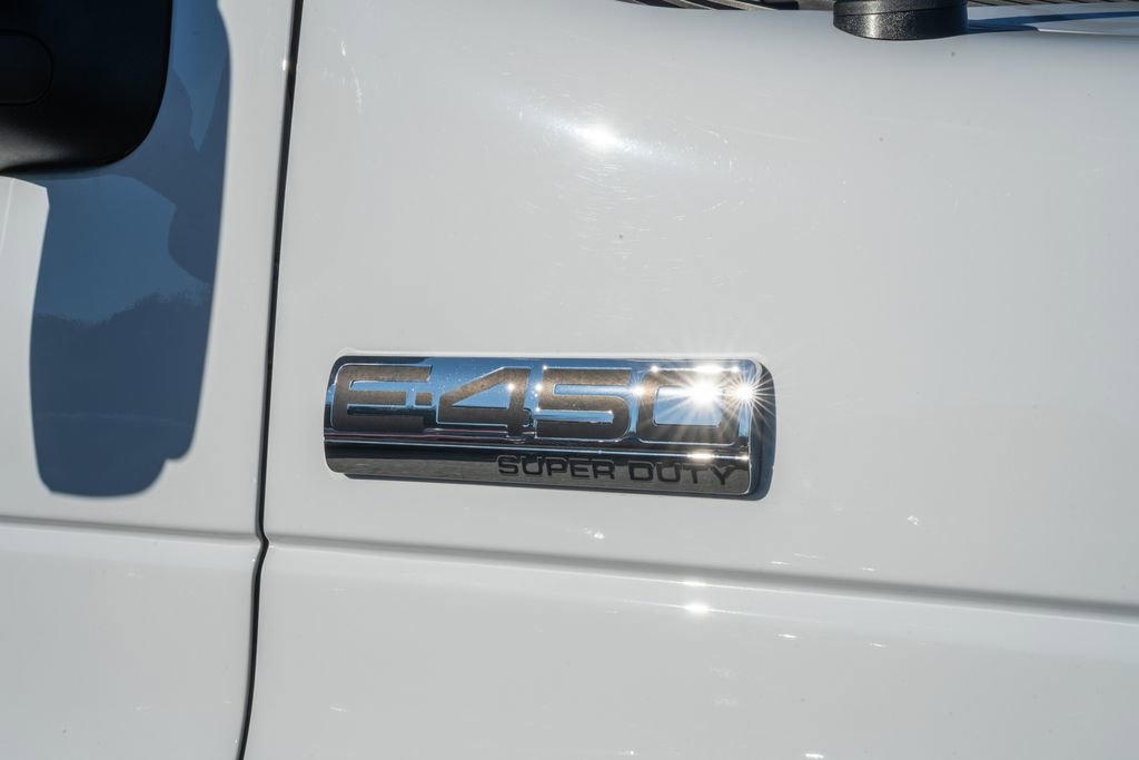 Certified 2023 Ford E-450 and Econoline 450 Super Duty w/ Power Windows & Locks Group RWD image 11