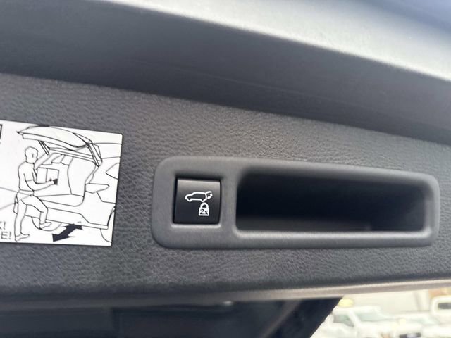 Used 2024 Toyota Sienna XLE image 8