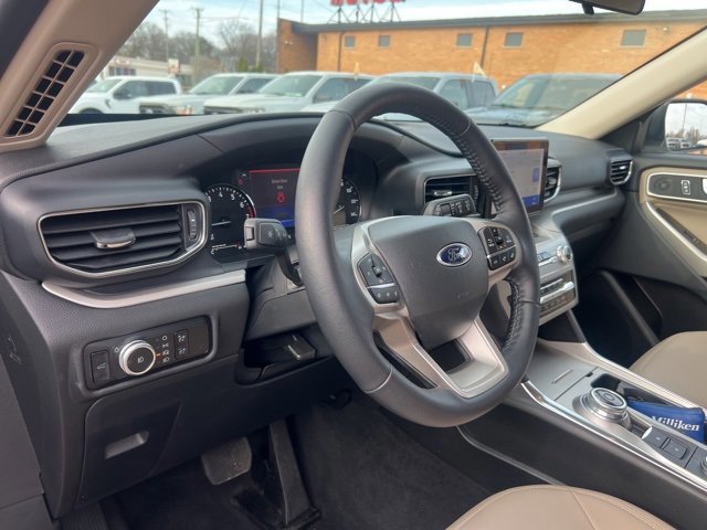 Certified 2023 Ford Explorer XLT w/ Equipment Group 202A image 8