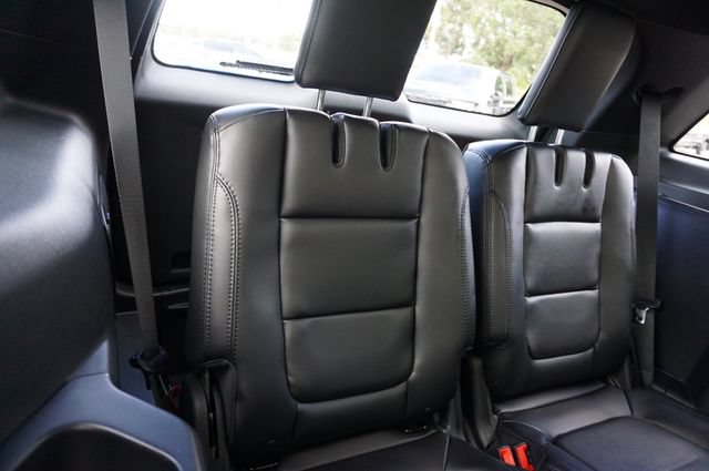 Certified 2019 Ford Explorer XLT w/ Equipment Group 202A FWD image 20