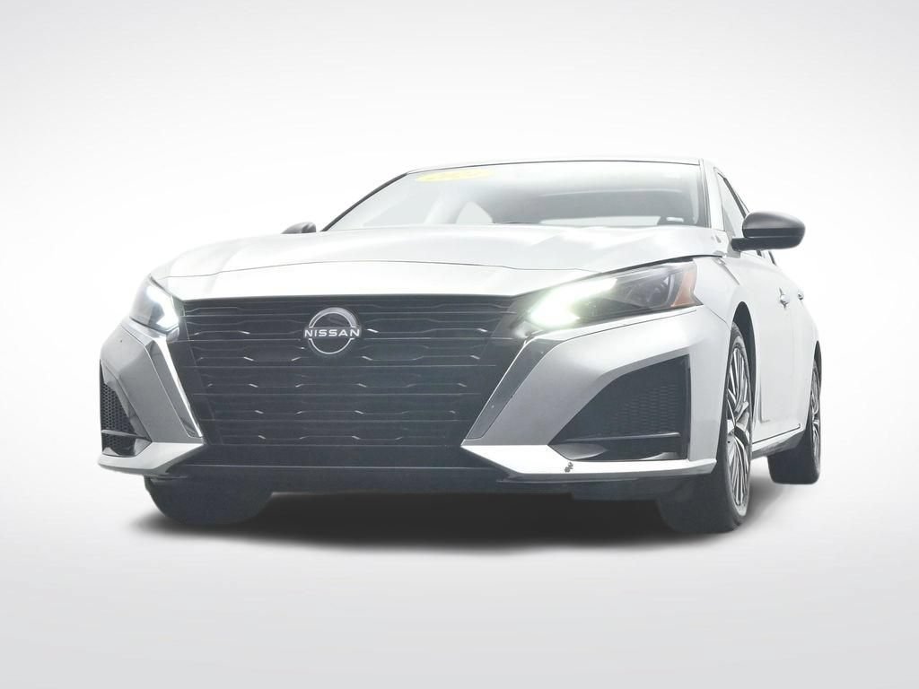 Used 2024 Nissan Altima 2.5 SV FWD image 38
