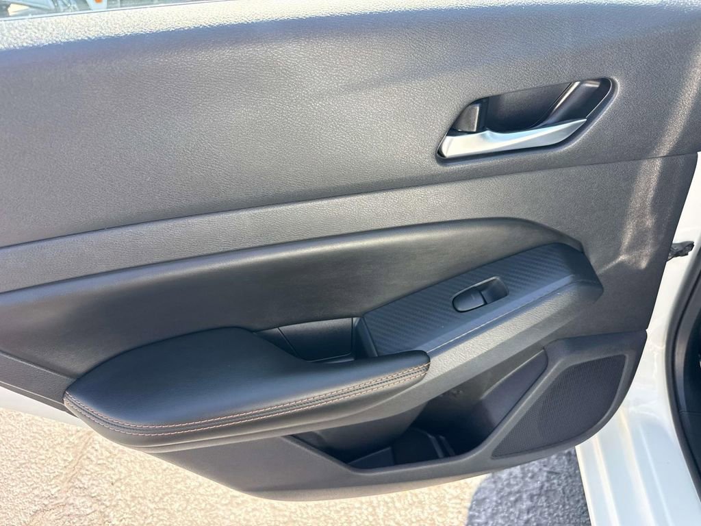 Used 2022 Nissan Altima 2.5 SR w/ Midnight Edition Package image 9