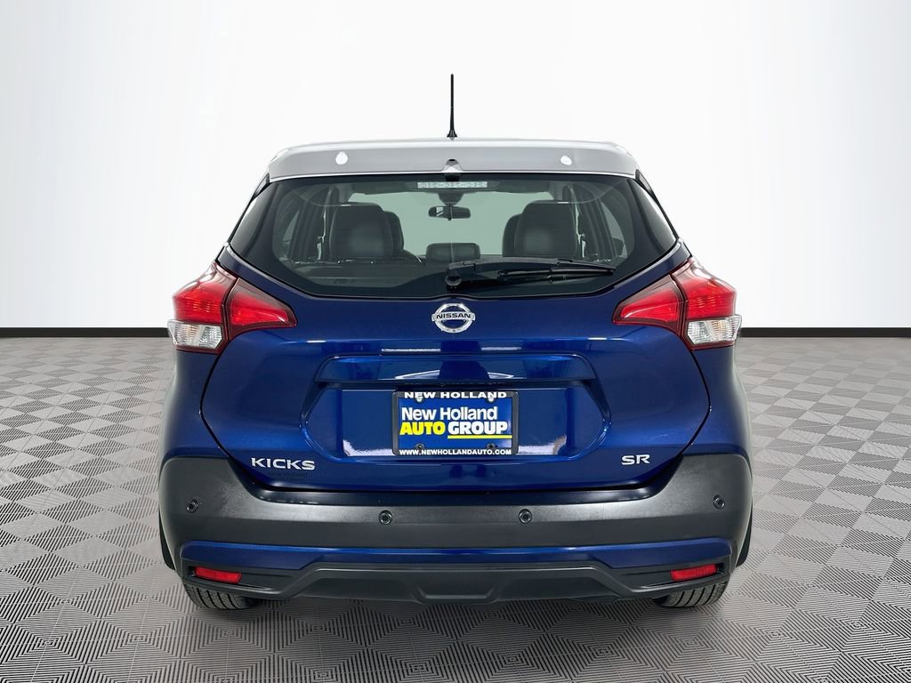 Used 2020 Nissan Kicks SR w/ SR Premium Package FWD image 9