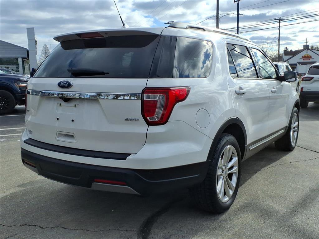 Certified 2019 Ford Explorer XLT w/ Equipment Group 202A image 5