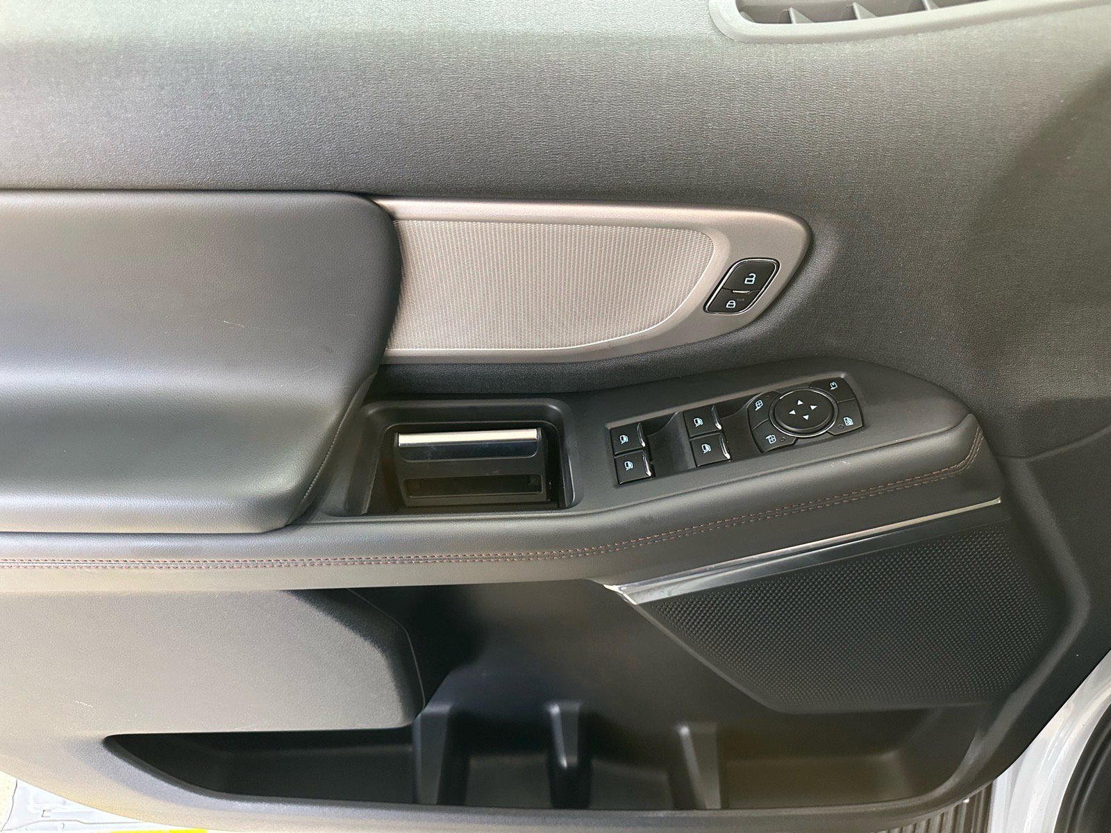 Certified 2025 Ford Expedition Active image 18