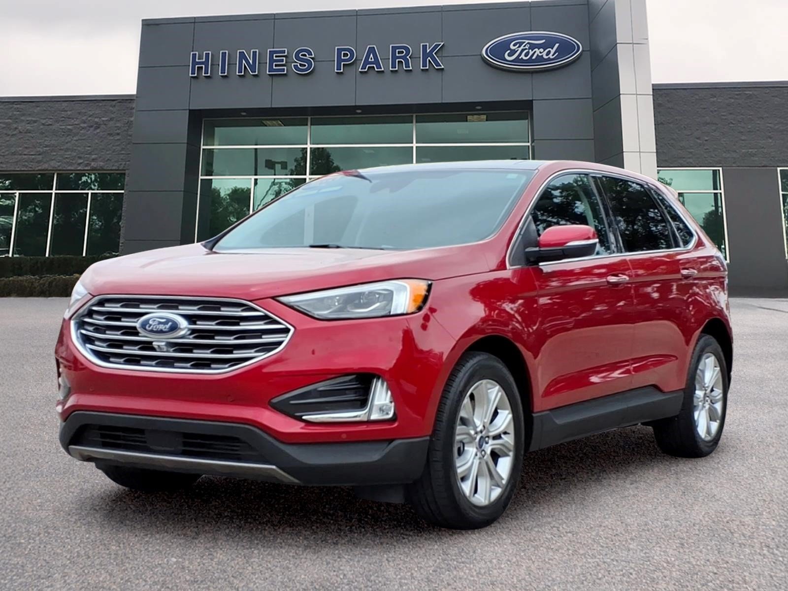 Certified 2022 Ford Edge Titanium w/ Equipment Group 301A AWD/4WD image 3