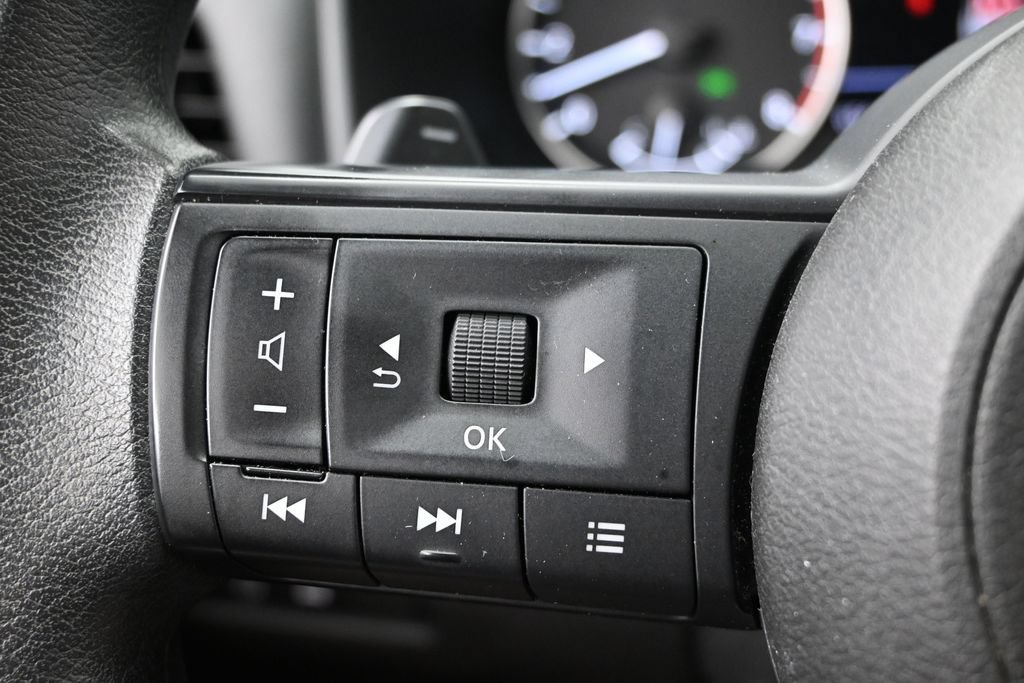 Used 2024 Nissan Rogue SV AWD/4WD image 21
