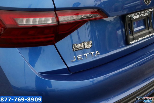 Used 2022 Volkswagen Jetta SE image 8