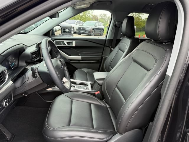 Certified 2024 Ford Explorer XLT w/ Equipment Group 202A AWD/4WD image 6