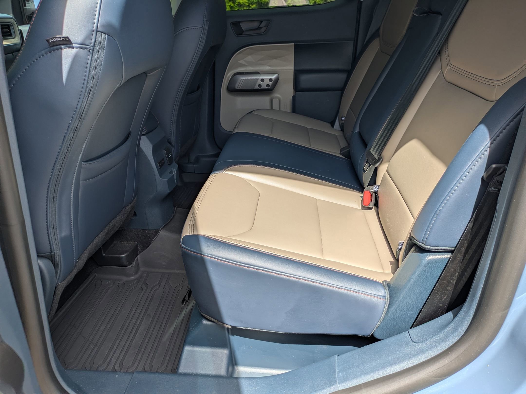 Certified 2025 Ford Maverick Lariat w/ 4K Tow Package image 29