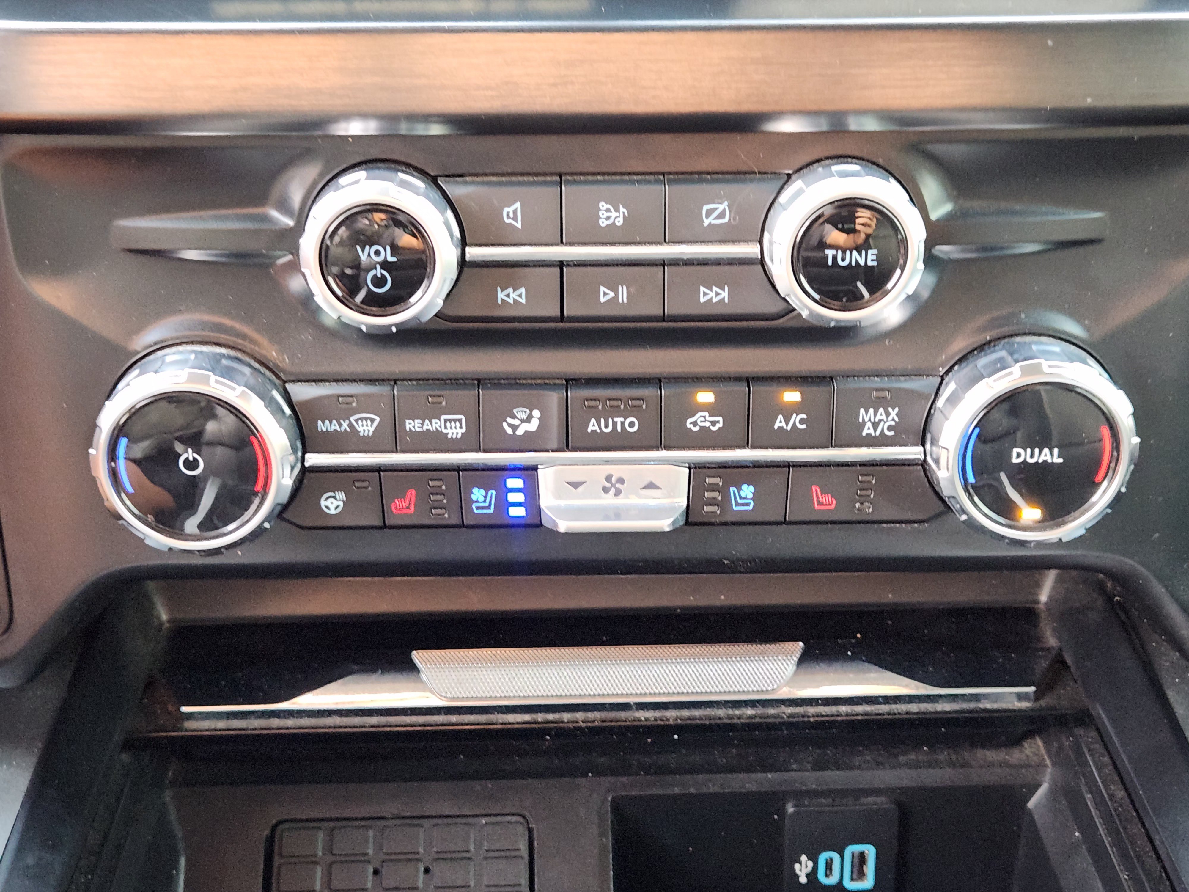 Certified 2023 Ford F350 Lariat w/ Lariat Ultimate Package AWD/4WD image 19