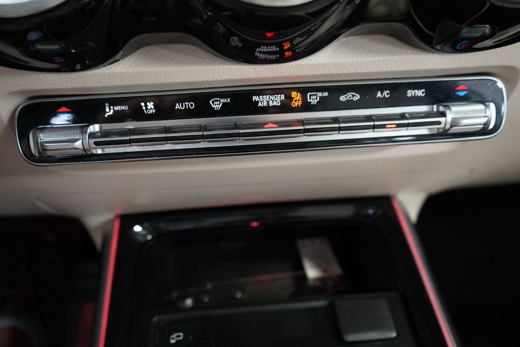 Used 2023 Mercedes-Benz GLB 250 4MATIC image 38