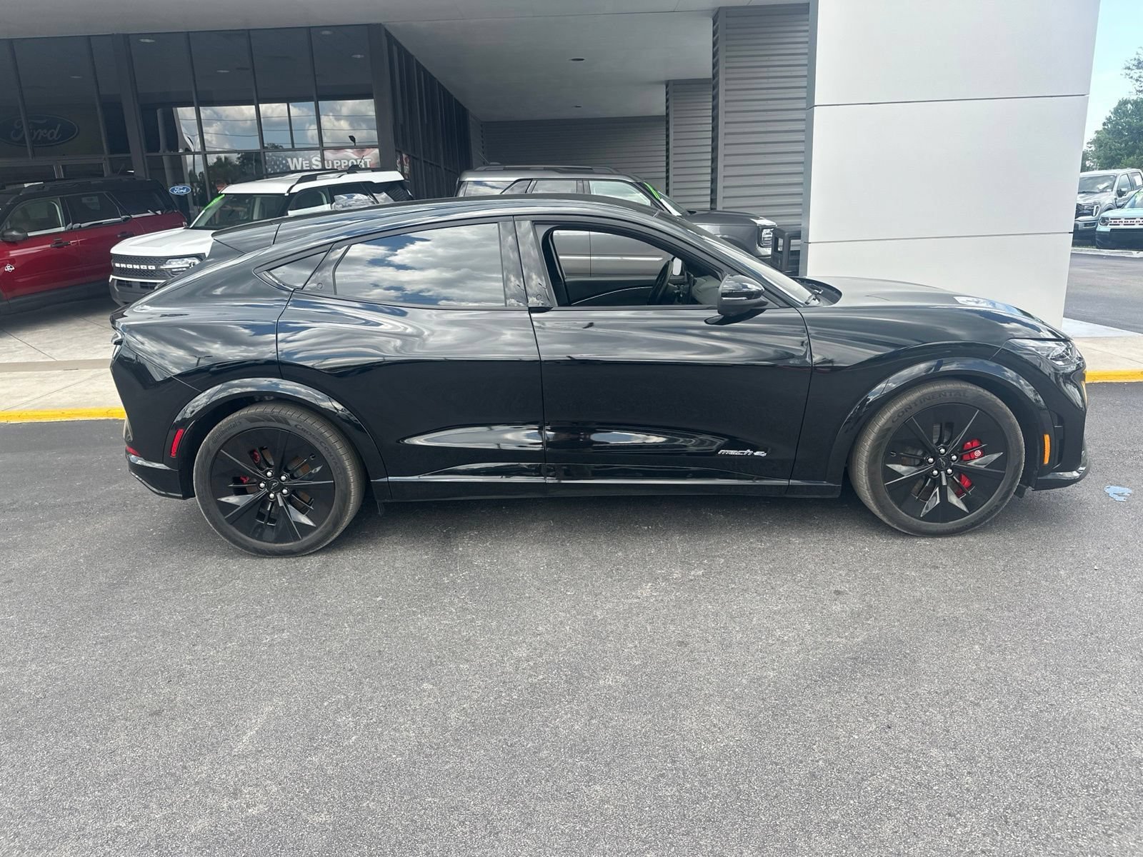 Certified 2025 Ford Mustang Mach-E GT AWD/4WD image 3