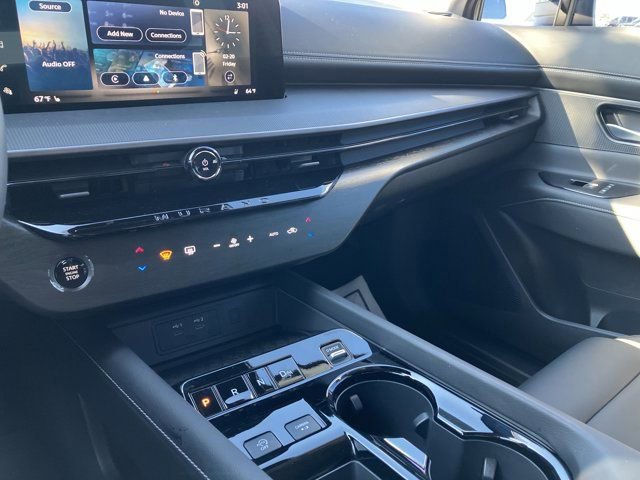 Used 2025 Nissan Murano SV image 15