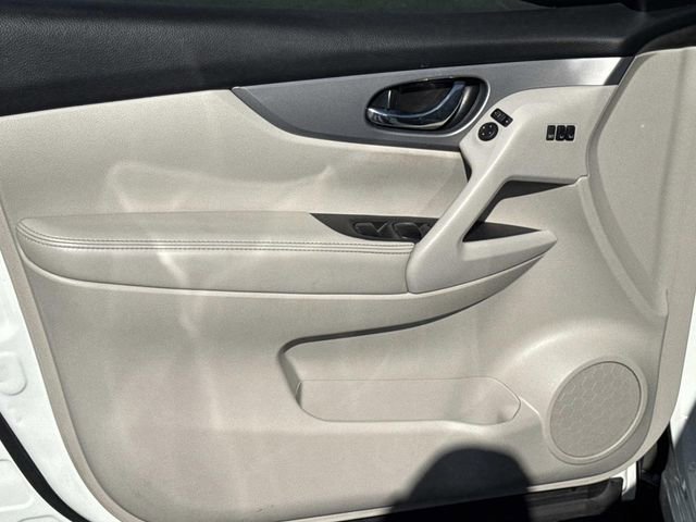 Used 2020 Nissan Rogue Sport SL w/ Premium Package image 18