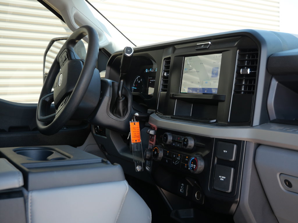 Certified 2026 Ford F550 4x4 Regular Cab Super Duty image 16