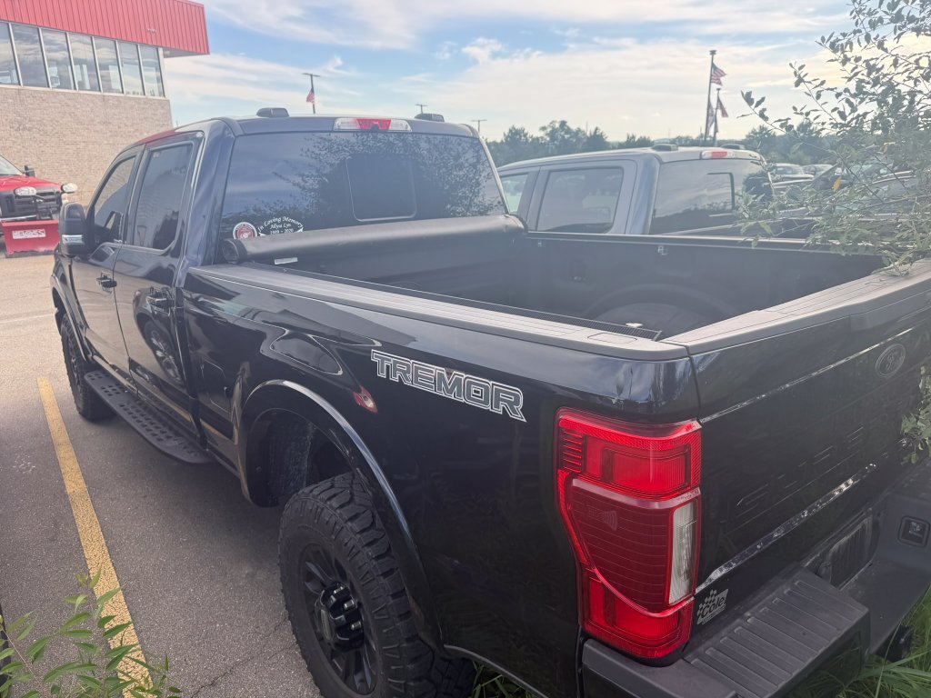 Certified 2022 Ford F250 Lariat w/ Tremor Off-Road Package AWD/4WD image 6