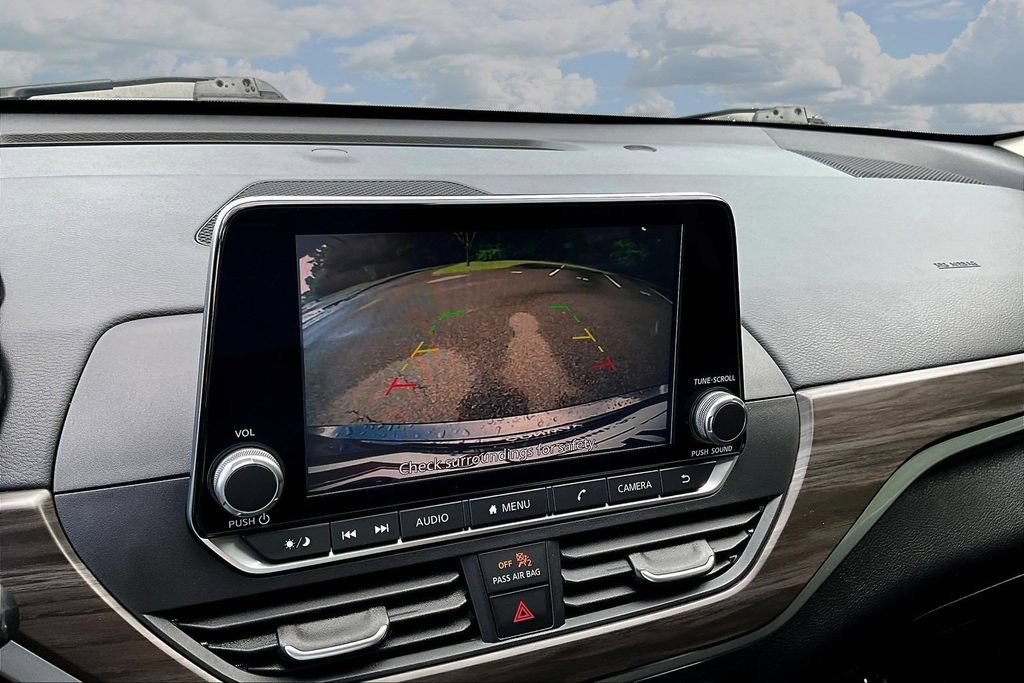 Used 2024 Nissan Altima 2.5 SV FWD image 16