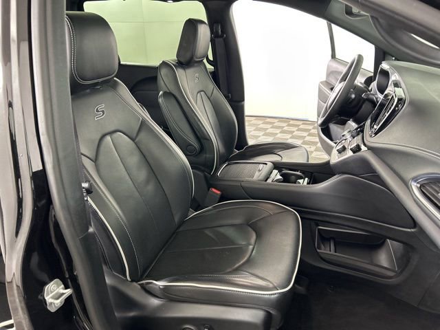 Used 2025 Chrysler Pacifica Limited FWD image 22