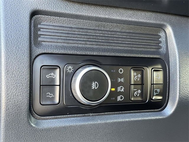 Certified 2025 Ford F250 Platinum image 32