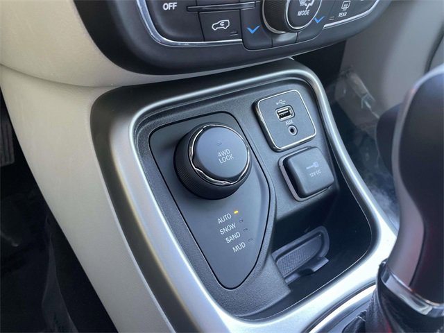 Used 2019 Jeep Compass Latitude image 23