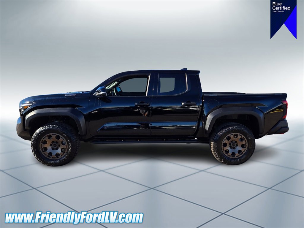 Used 2025 Toyota Tacoma Trailhunter image 2