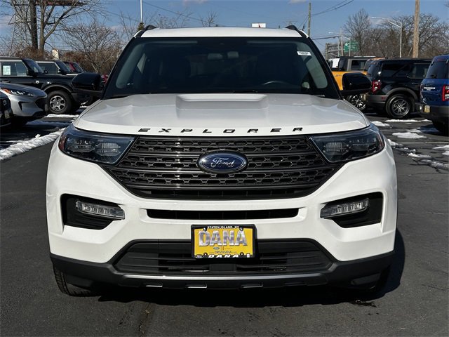 Certified 2022 Ford Explorer XLT w/ Equipment Group 202A image 9