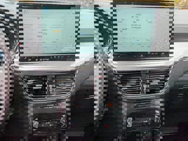 Certified 2024 Ford Escape SE w/ PHEV Premium Package image 21