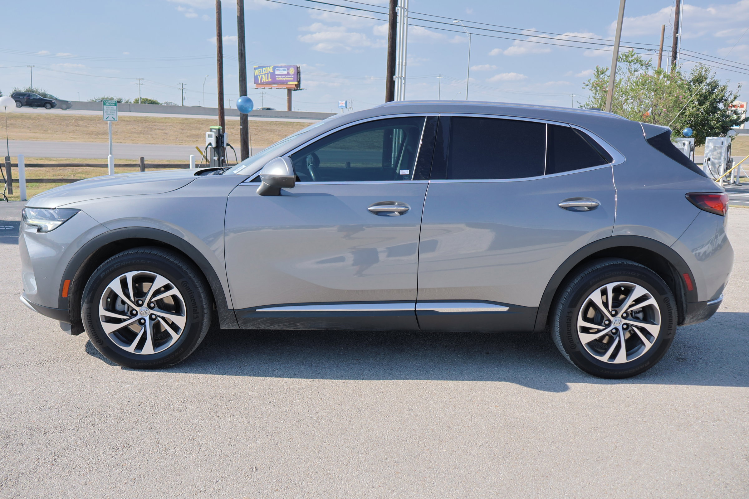 Used 2022 Buick Envision Essence w/ Safety Package image 17