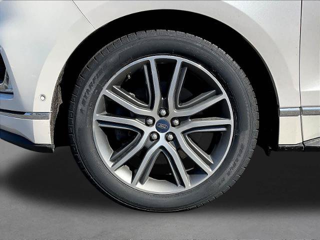 Certified 2019 Ford Edge Titanium w/ Equipment Group 301A AWD/4WD image 34