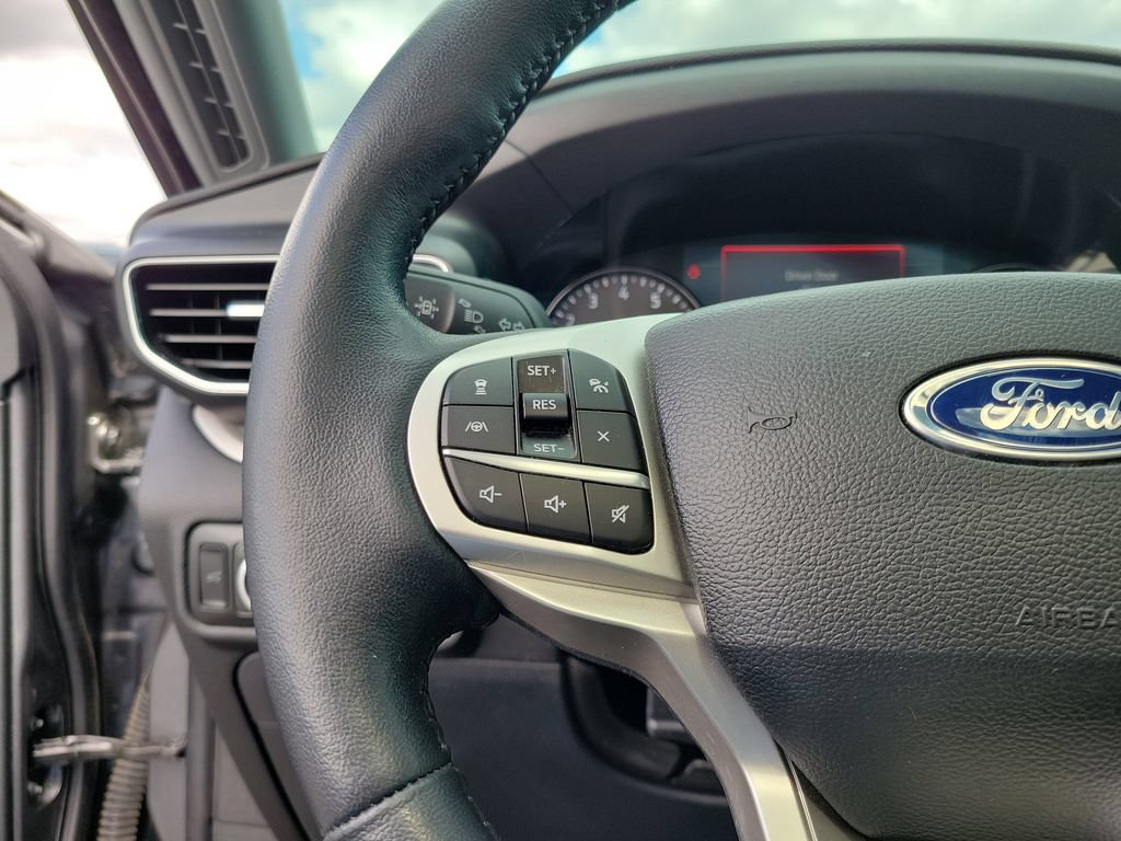 Certified 2023 Ford Explorer XLT w/ Equipment Group 202A AWD/4WD image 24