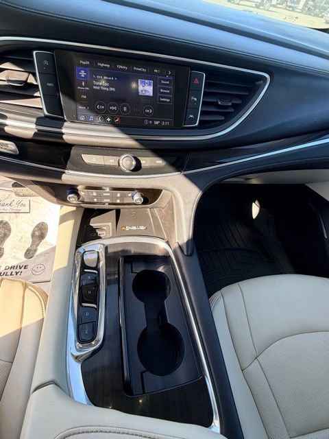 Used 2023 Buick Enclave Essence AWD/4WD image 13