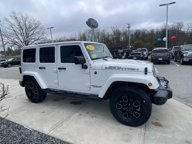 Used 2017 Jeep Wrangler Unlimited Sahara AWD/4WD image 10