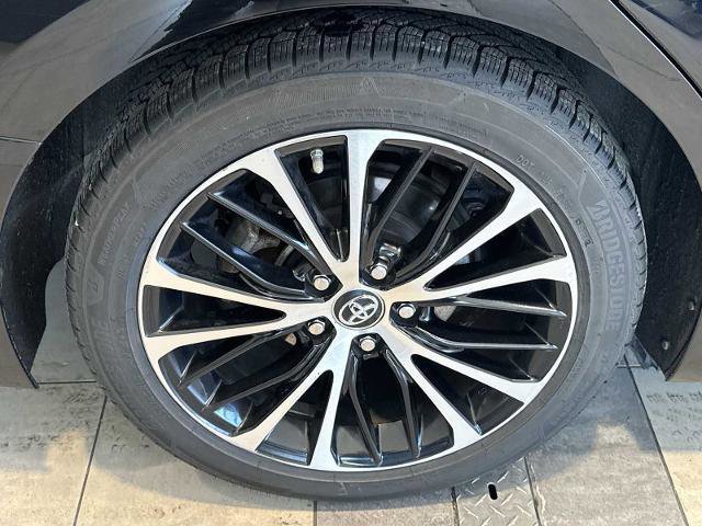 Used 2019 Toyota Camry SE w/ Sunroof Package image 35